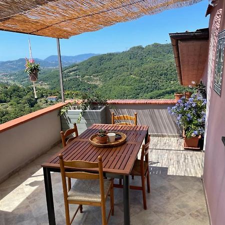 Apartamento La Casa Nel Borgo Fosdinovo Exterior foto